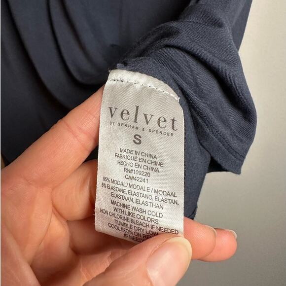 Velvet by Graham & Spencer Blue Short Sleeve Cold-Shoulder Blouse Women's Small - Picture 6 of 7